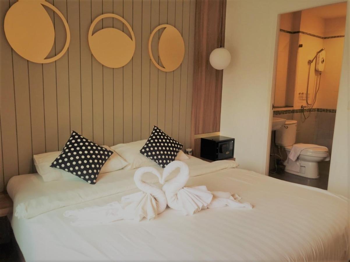 La La Moon Krabi Poshtel'N' Pool Bed & Breakfast Bagian luar foto