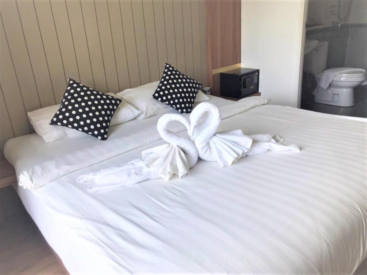 La La Moon Krabi Poshtel'N' Pool Bed & Breakfast Bagian luar foto