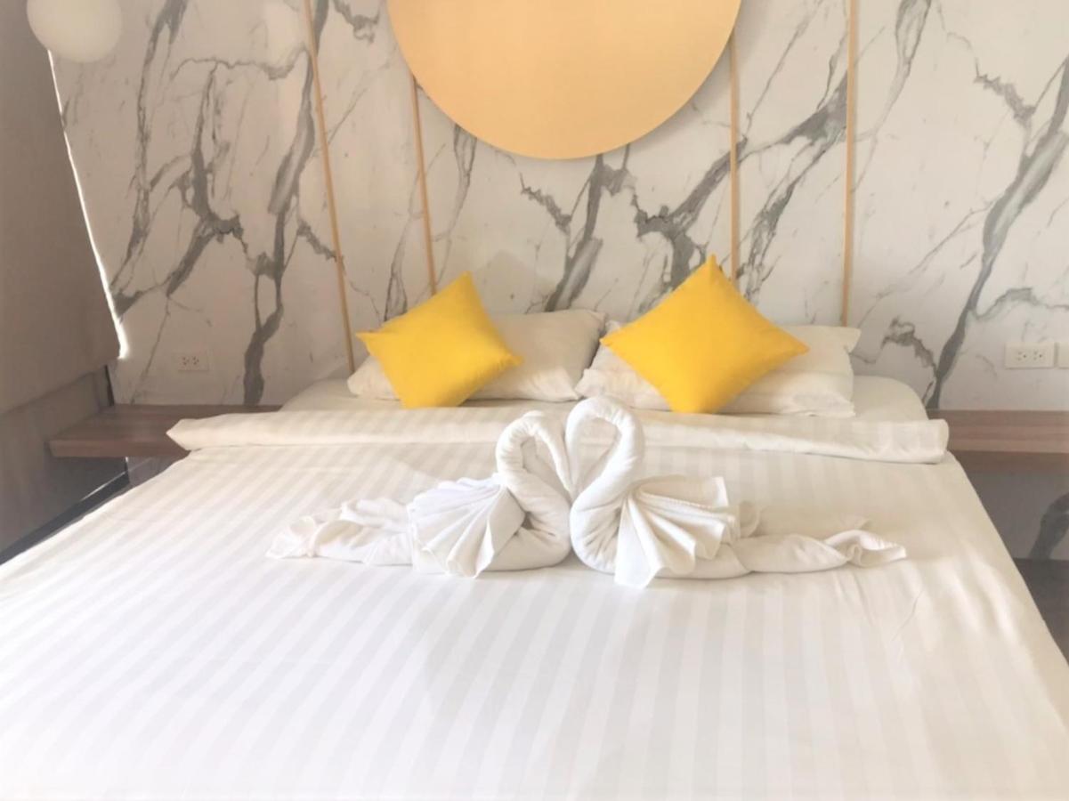 La La Moon Krabi Poshtel'N' Pool Bed & Breakfast Bagian luar foto