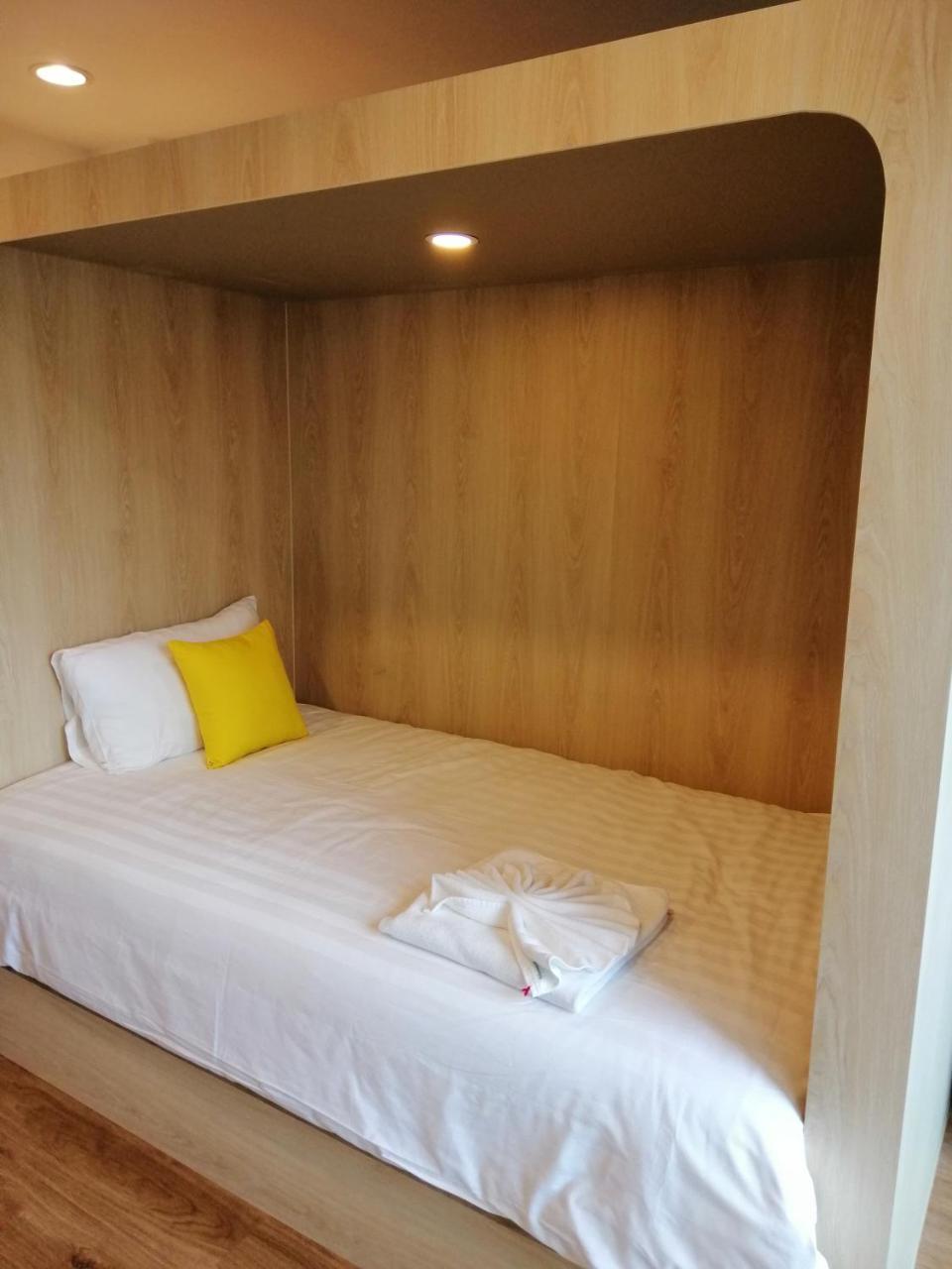 La La Moon Krabi Poshtel'N' Pool Bed & Breakfast Bagian luar foto