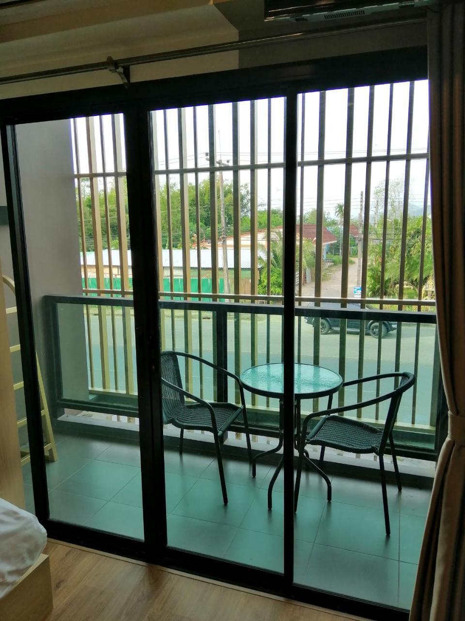 La La Moon Krabi Poshtel'N' Pool Bed & Breakfast Bagian luar foto
